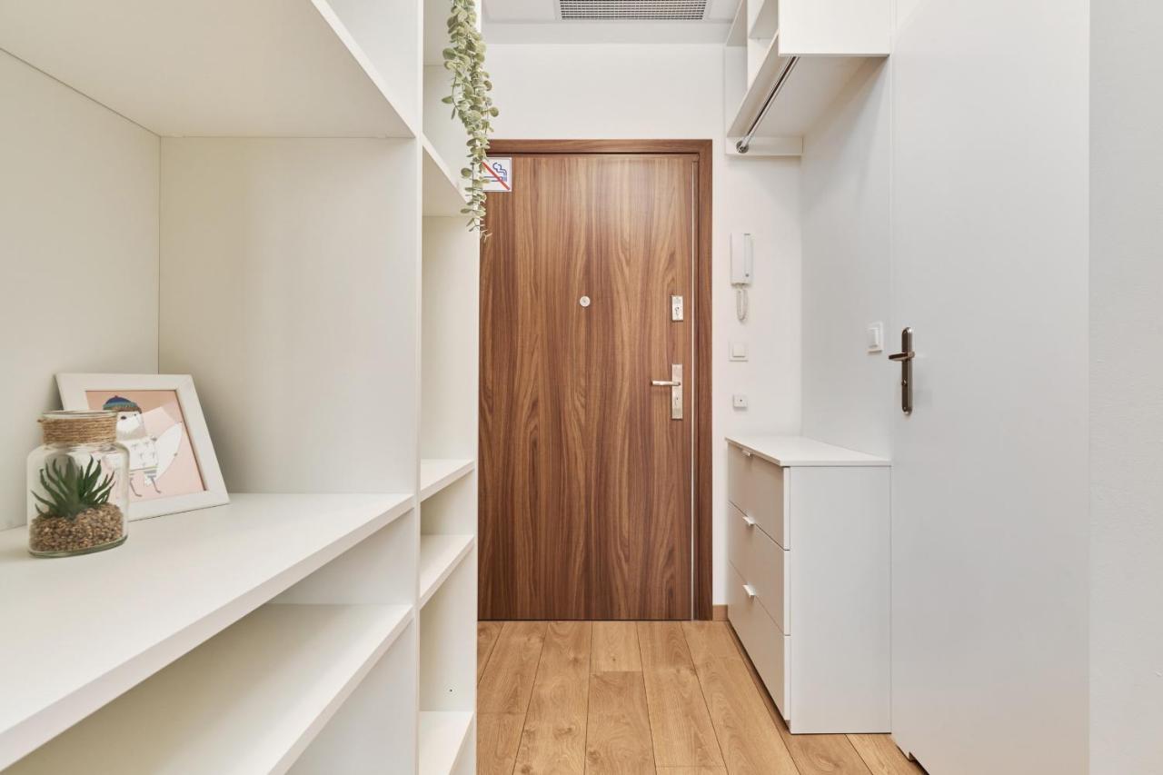 Apartment By The Oder River Wroclaw By Noclegi Renters Exterior foto
